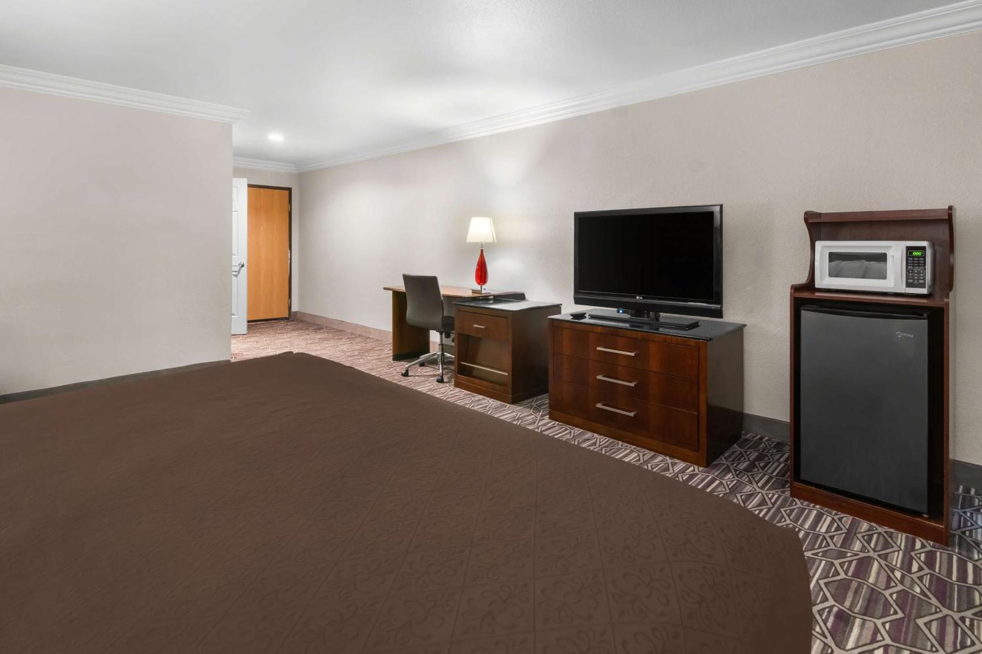Surestay Plus By Best Western Fort Worth Benbrook Exterior foto