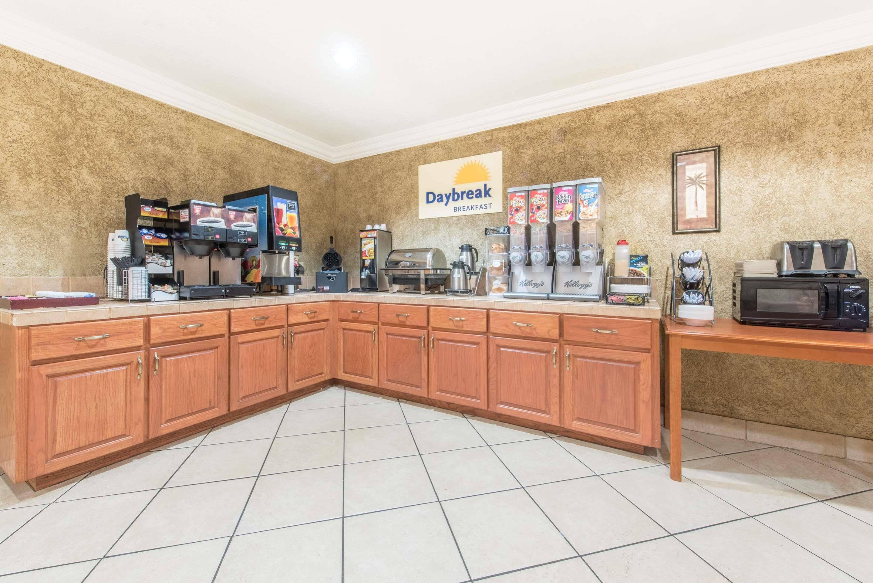 Surestay Plus By Best Western Fort Worth Benbrook Exterior foto